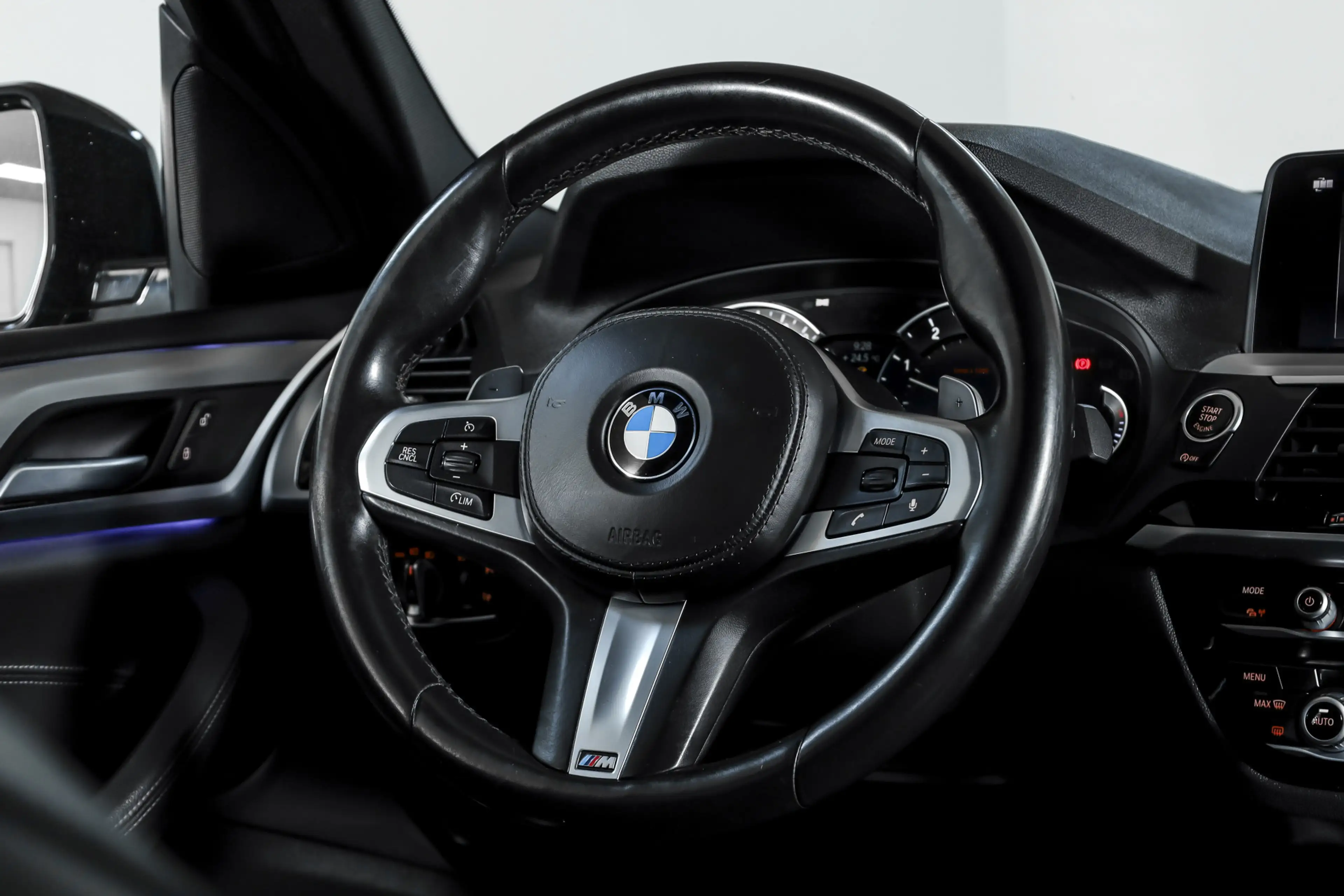 BMW X3 xDrive20i 184 PK High Executive Org. NL | M-Sport — photo 9