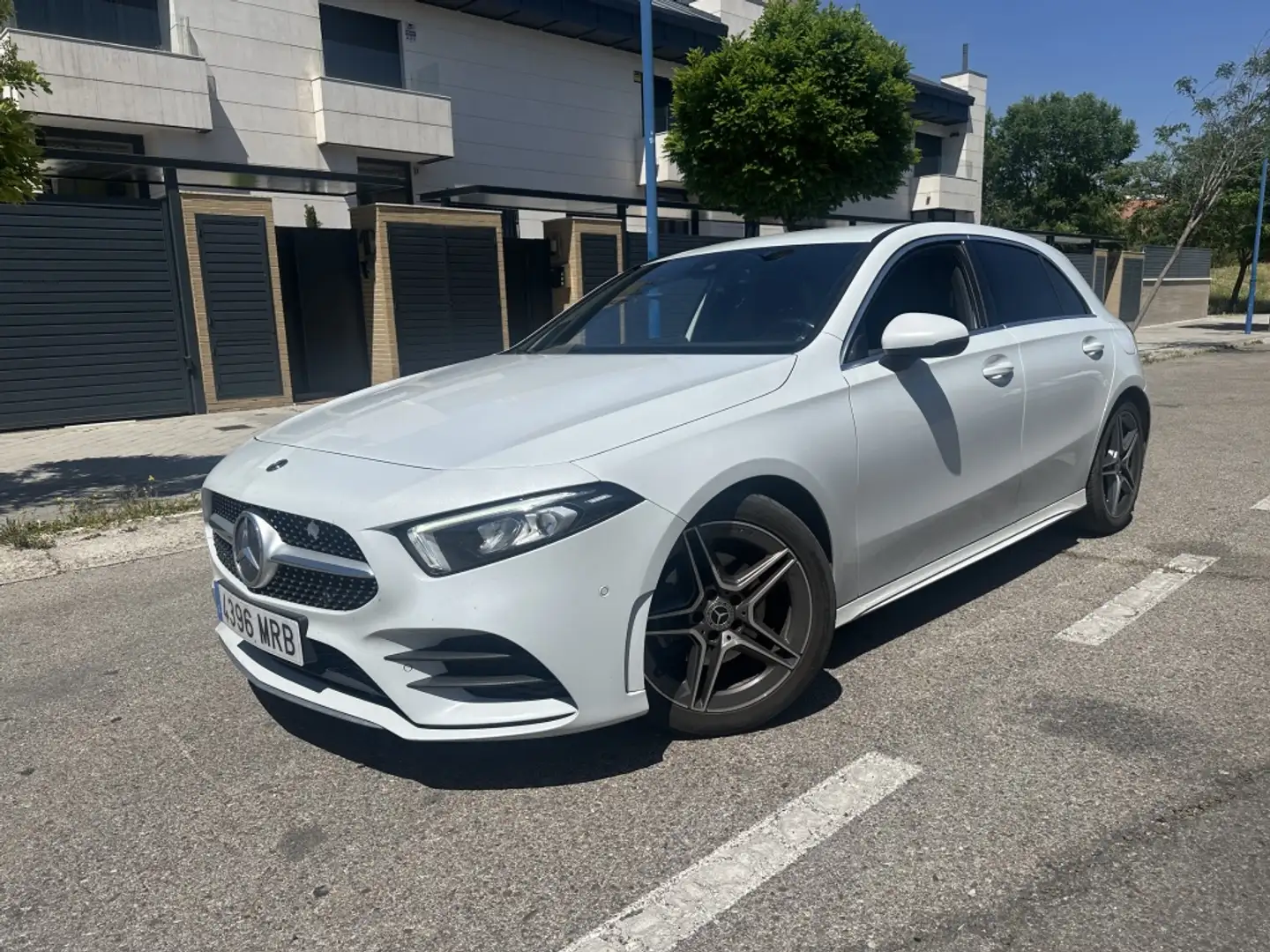 Mercedes-Benz A 180 180d 7G-DCT Blanc - 1