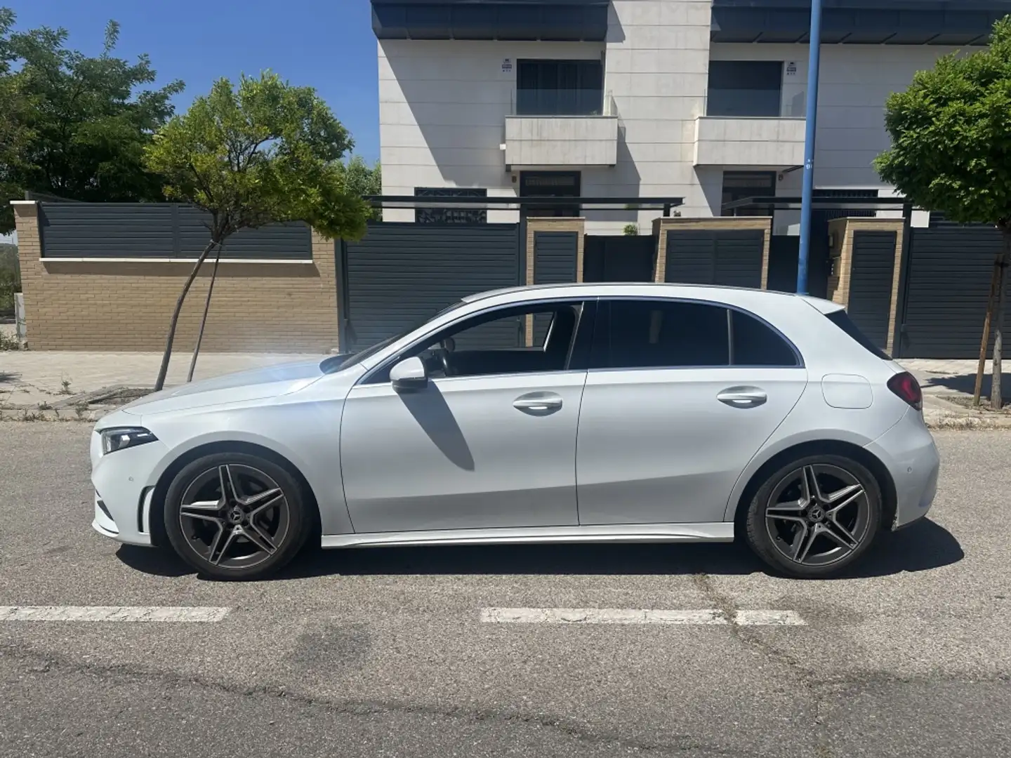 Mercedes-Benz A 180 180d 7G-DCT Blanc - 2