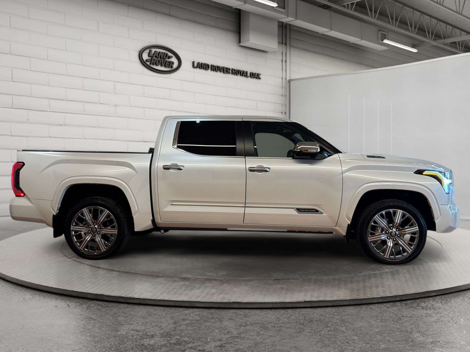 2026 Toyota Tundra CAPSTONE - SUPER CLEAN, NO ACCIDENTS! — снимка 1