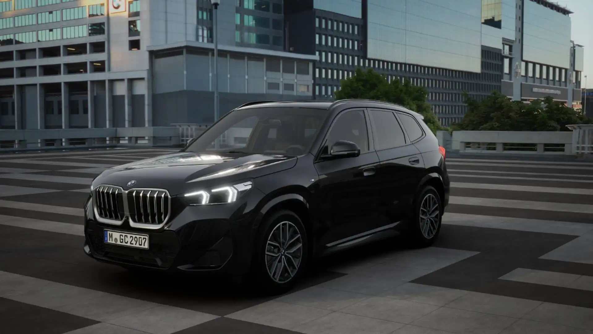 BMW X1 xDrive23i ///M-Sport LED SpurAss 360° AHK HUD Grün - 1