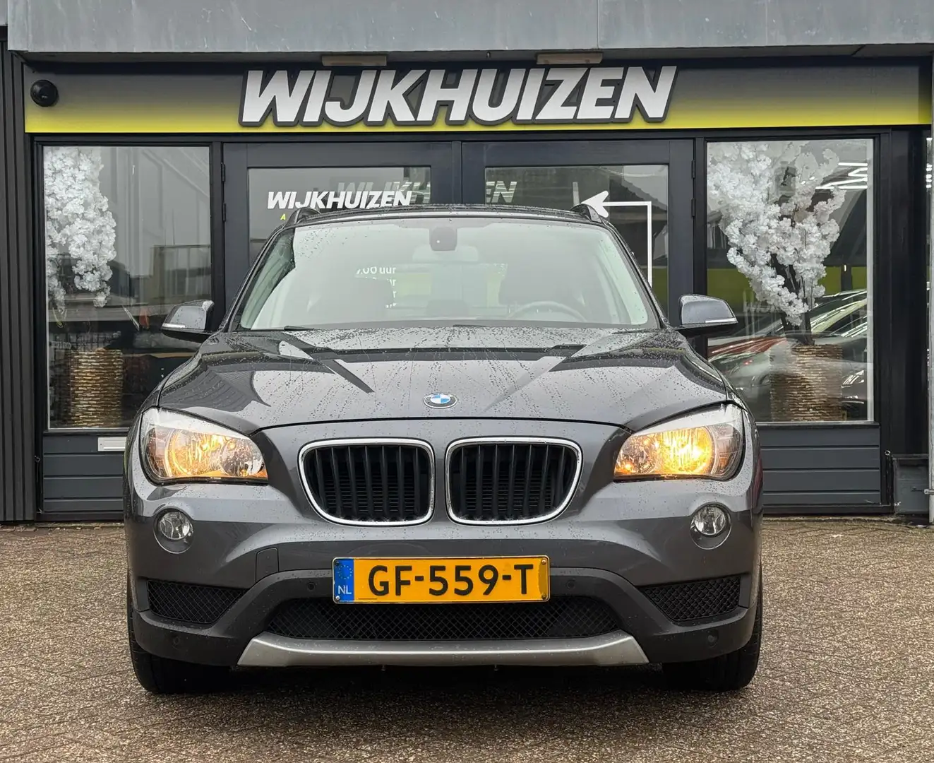 BMW X1 sDrive18i Executive Automaat met Climate !!! Carpl Grau - 2
