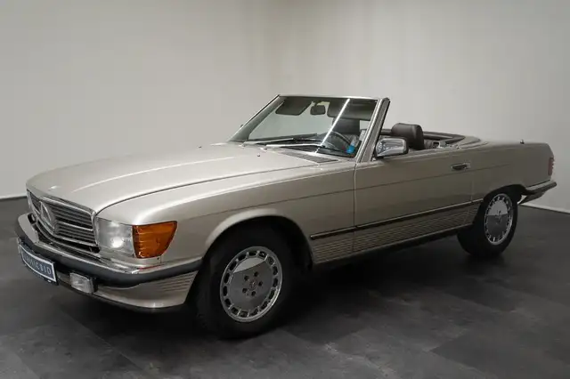 Mercedes-Benz SL 560