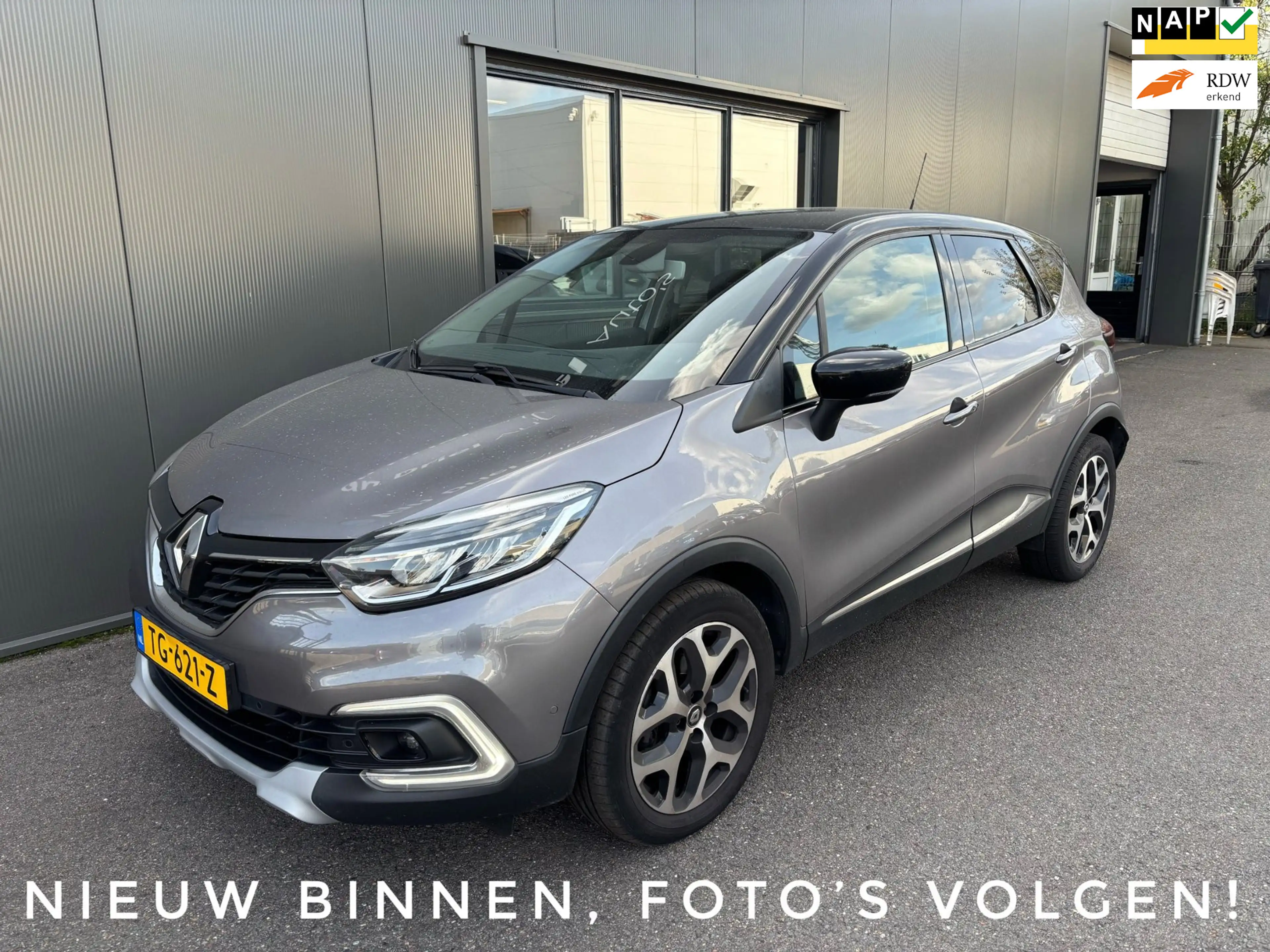 Renault Captur TCe 120 EDC Automaat Intens / Navigatie / Parkeers