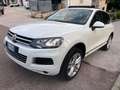 Volkswagen Touareg Touareg II 2010 3.0 V6 tdi Executive 204cv tiptron Wit - thumbnail 2