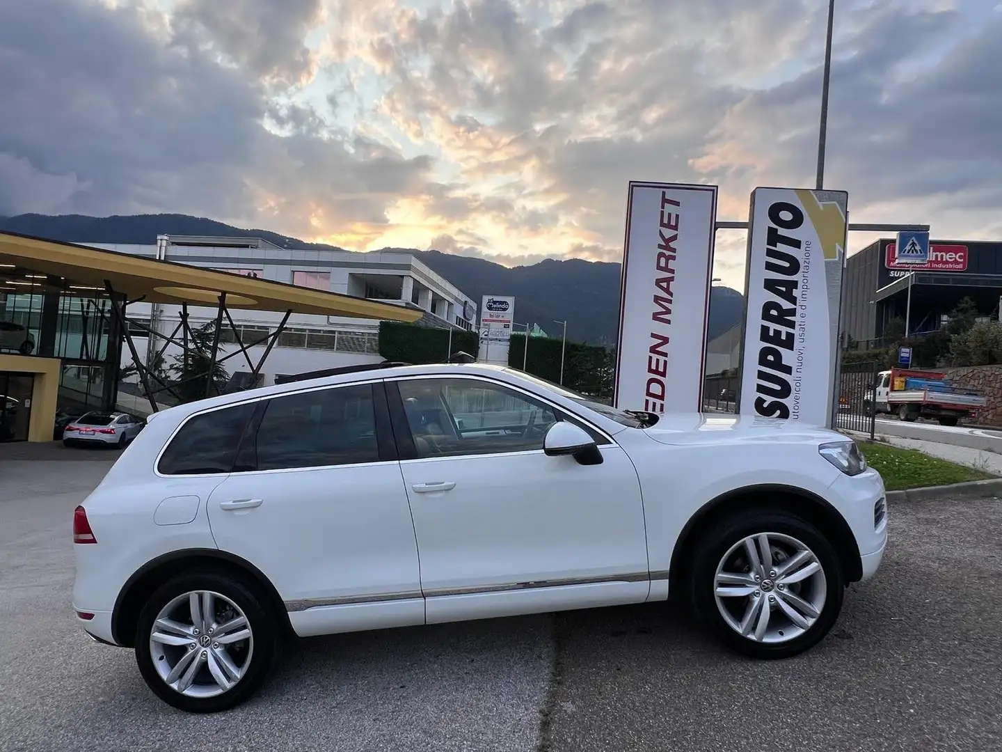 Volkswagen Touareg Touareg II 2010 3.0 V6 tdi Executive 204cv tiptron Wit - 1