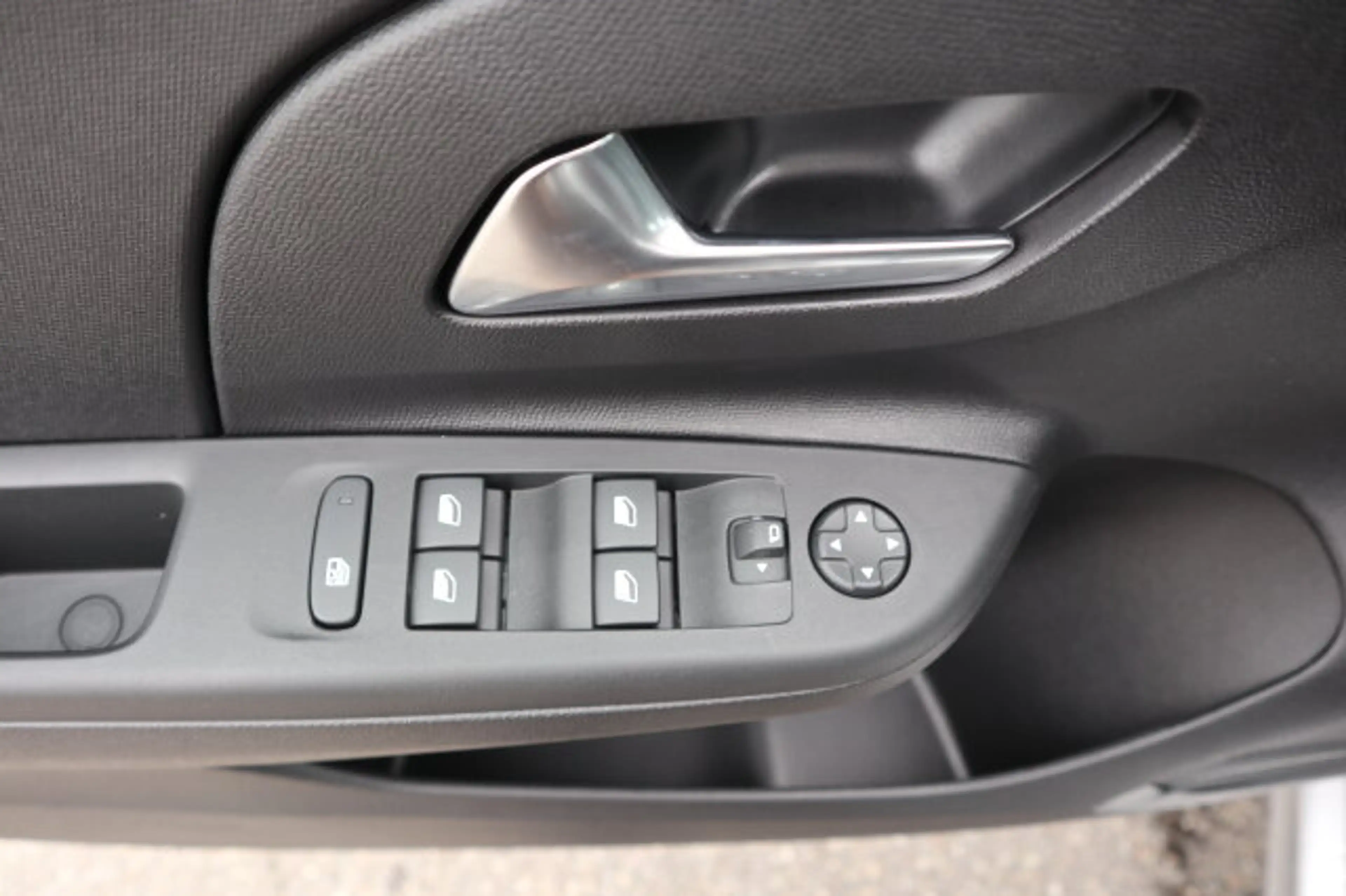 Opel Corsa Edition/Winter/Komfort Pak  Klima/LED/Audiosystem Multimedia/Sitzhzg./MF-Lenkrad/BC/Tempomat/eFH./NSW — photo 9