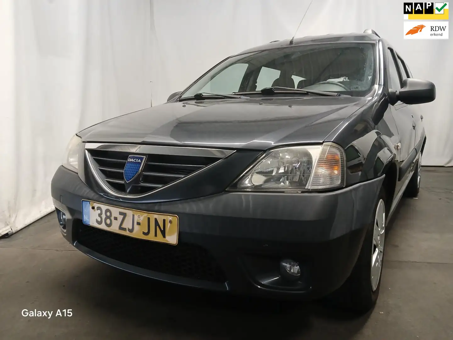 Dacia Logan MCV 1.6-16V Lauréate - Airco - Koppeling Defect Grijs - 1