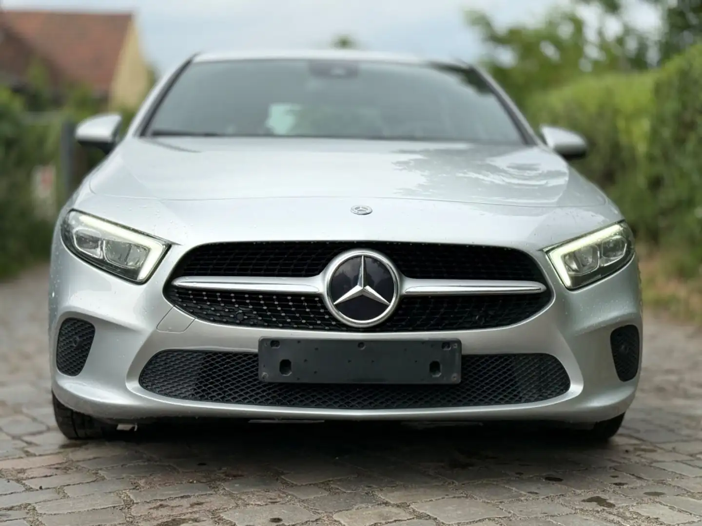 Mercedes-Benz A 200 A -Klasse A 200 d*LED*1ERH*NAVI*AHK* Silver - 2