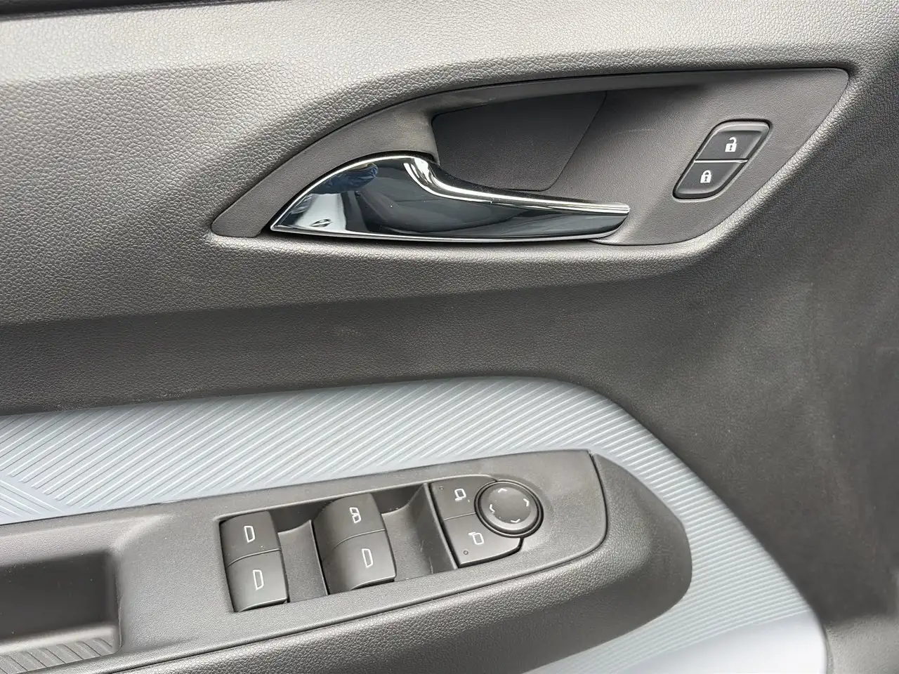 Chevrolet Bolt снимка Chevrolet Bolt