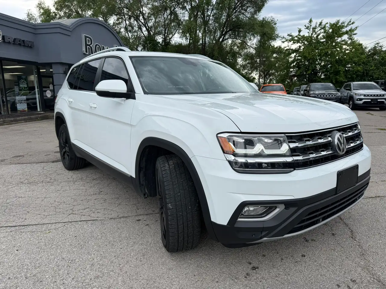 Volkswagen Atlas снимка Volkswagen Atlas