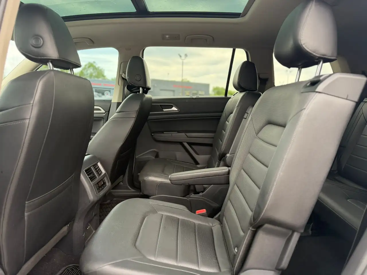 Volkswagen Atlas снимка Volkswagen Atlas
