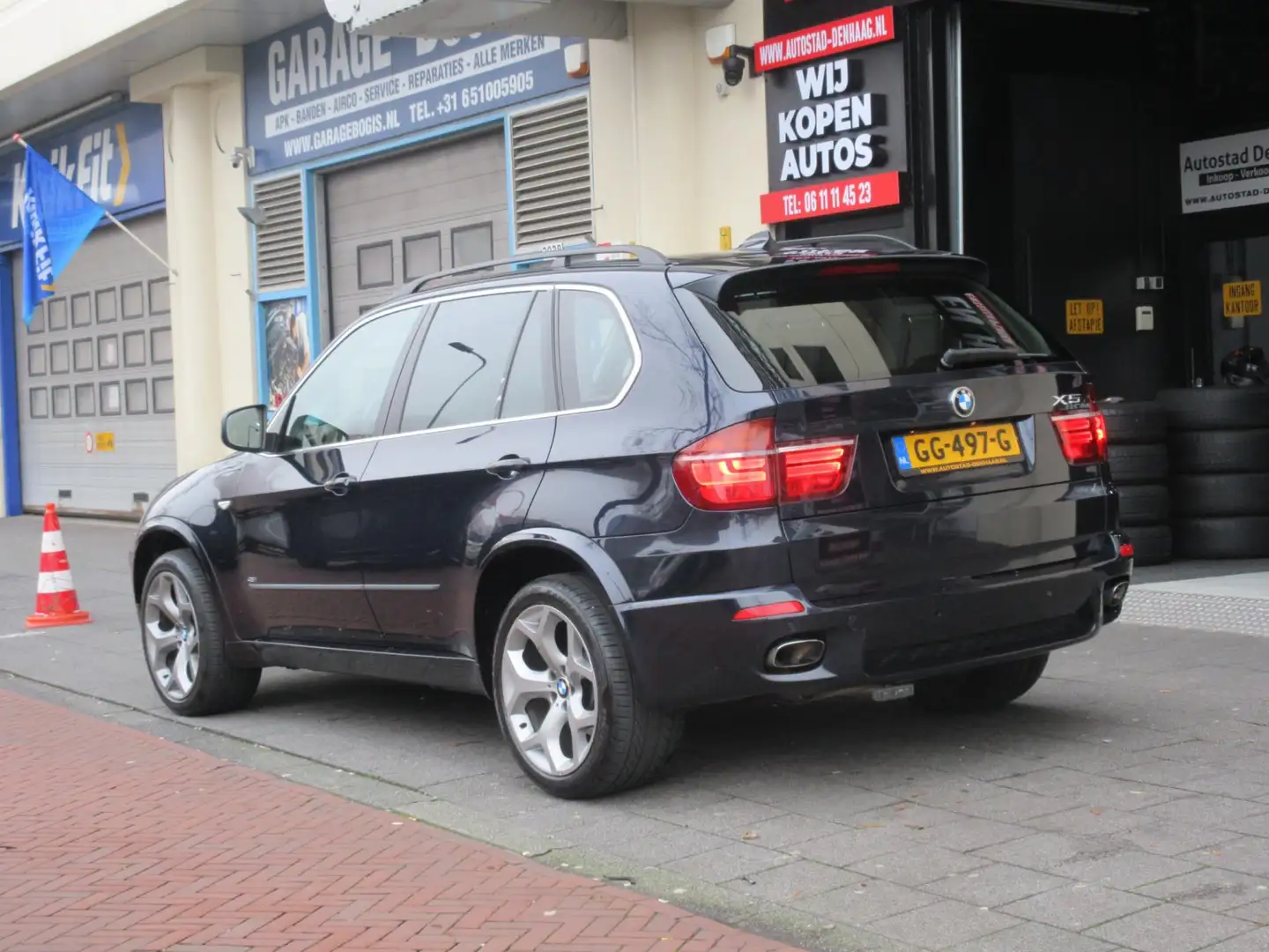 BMW X5 XDrive48i High Executive Aut Leer Navi Pano 7 Pers Blauw - 2