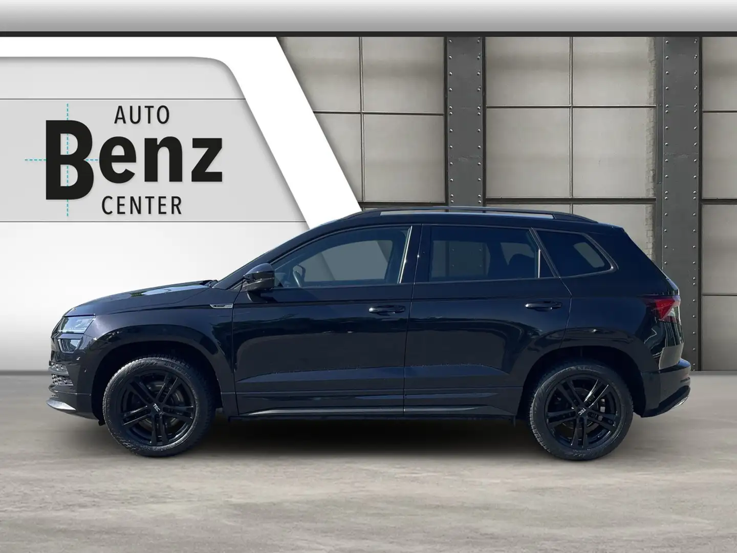 Skoda Karoq 2.0 TSI SPORTLINE 4X4 *NAVI*AHK*STHZG* Klima Navi Schwarz - 2