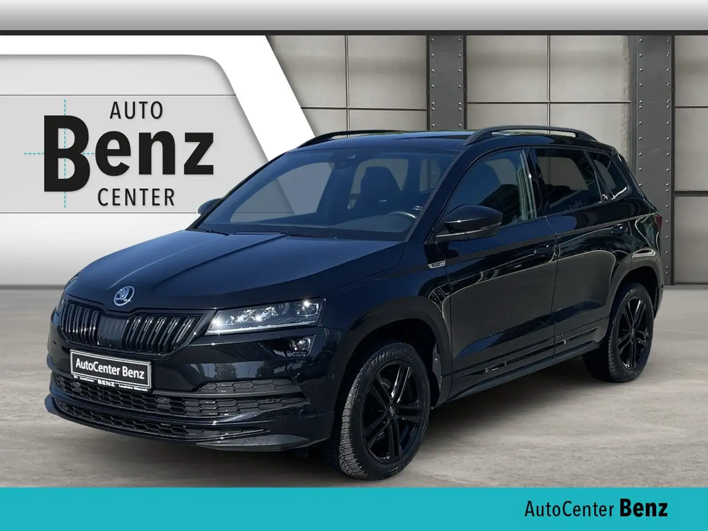 Skoda Karoq 2.0 TSI SPORTLINE 4X4 *NAVI*AHK*STHZG* Klima Navi Schwarz - 1