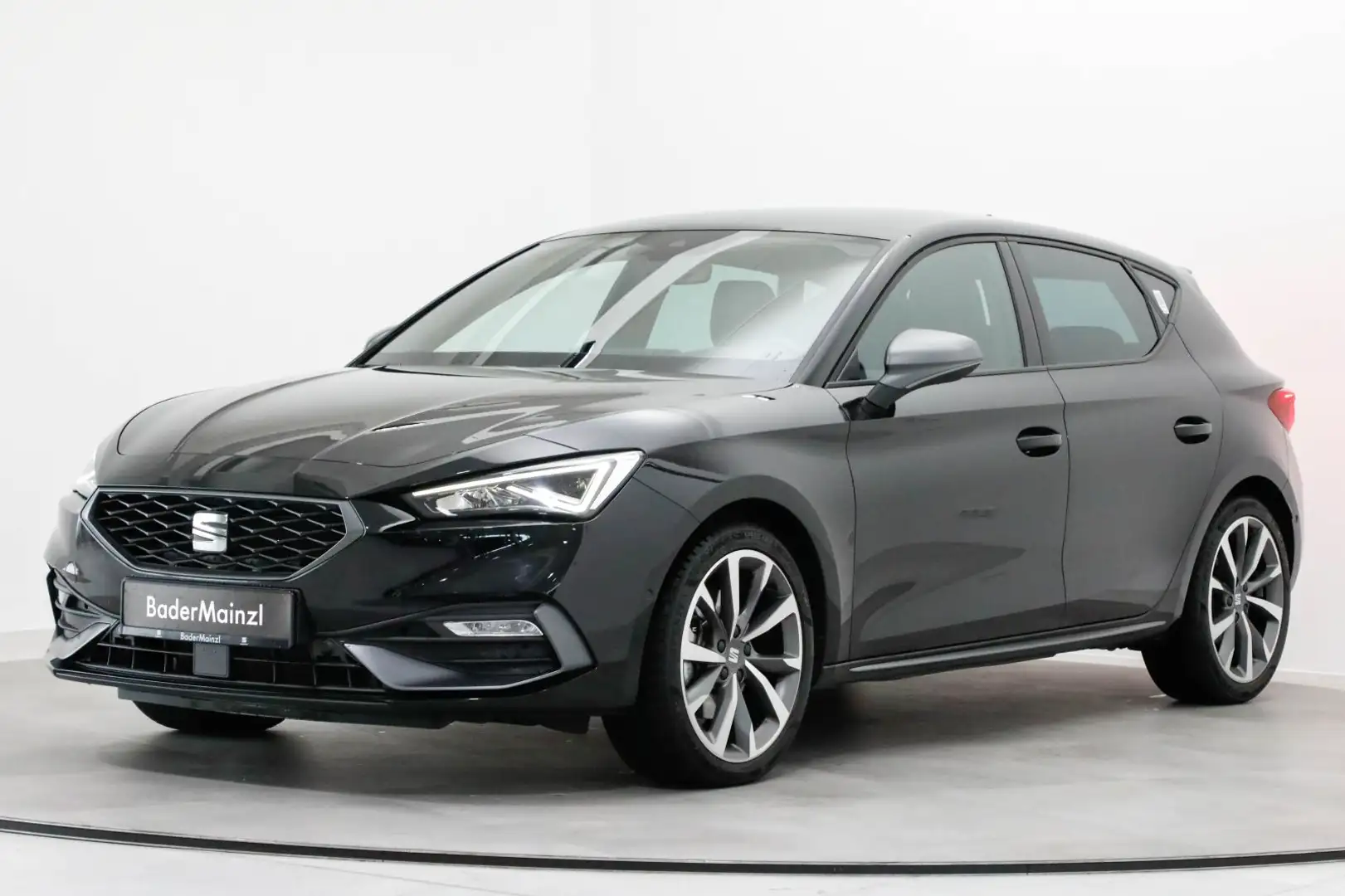 SEAT Leon 1.5 TSI DSG FR Kam. CarPlay AHK ACC Beats Schwarz - 2