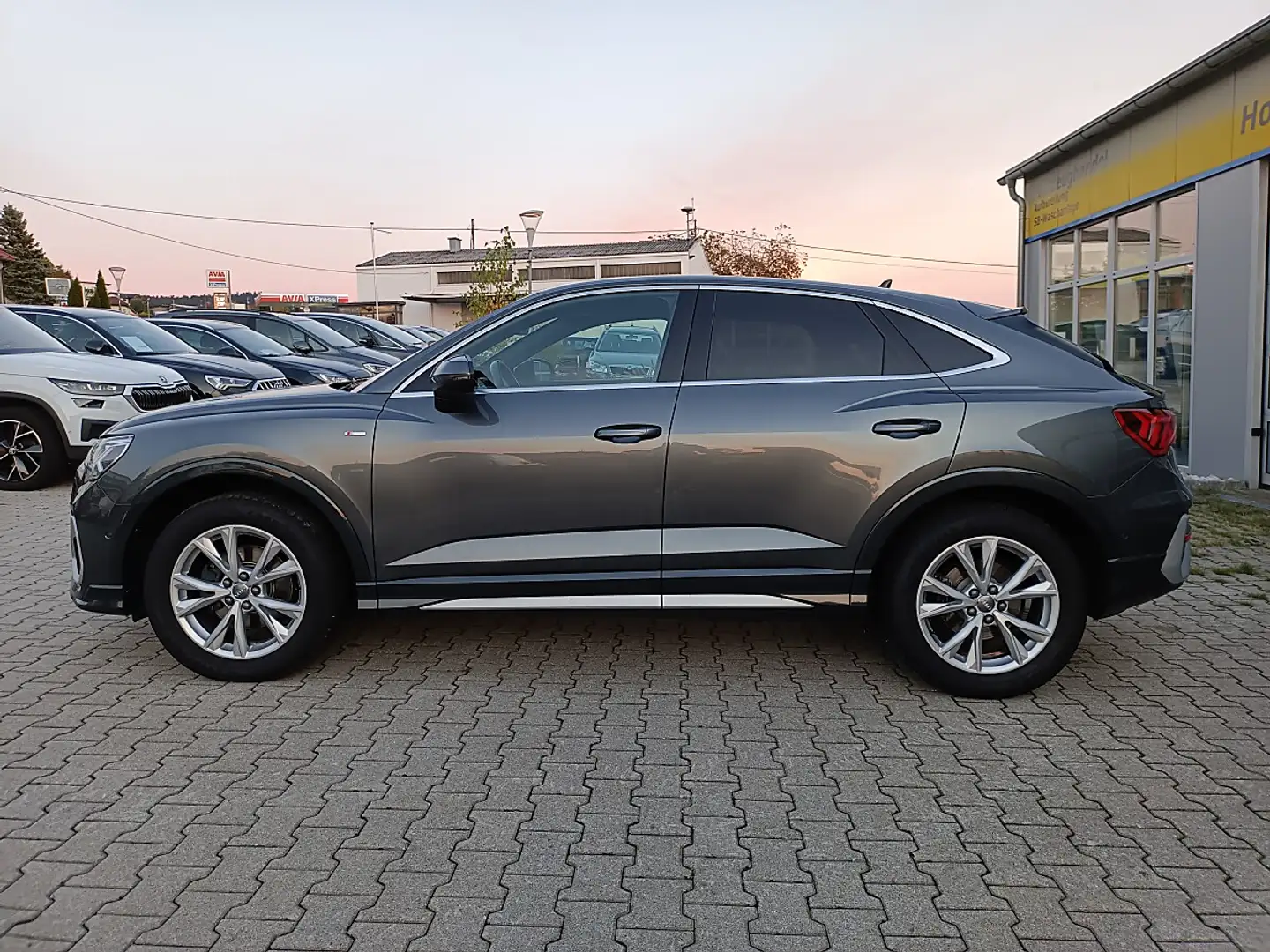 Audi Q3 Sportback 35 TFSI S-line S-tronic *AHV*LED*ACC*... Grau - 2