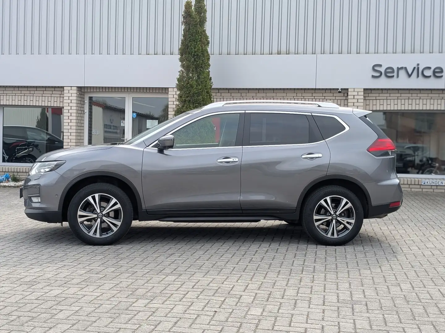 Nissan X-Trail N-Connecta Grau - 2