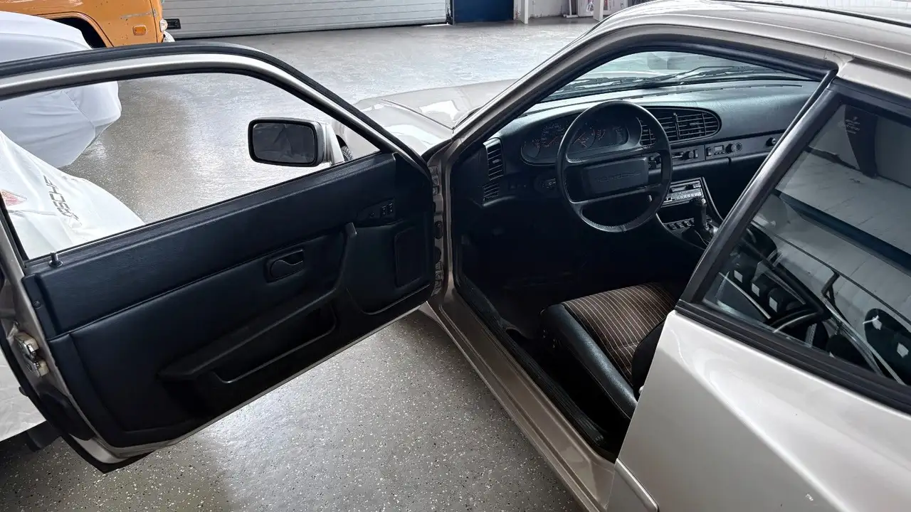 Porsche 944 Turbo 250 PS, 2 Hand, 30Jahre letzter Besitz, foto 5