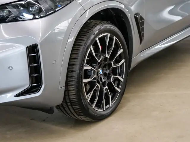 BMW X5 view 6