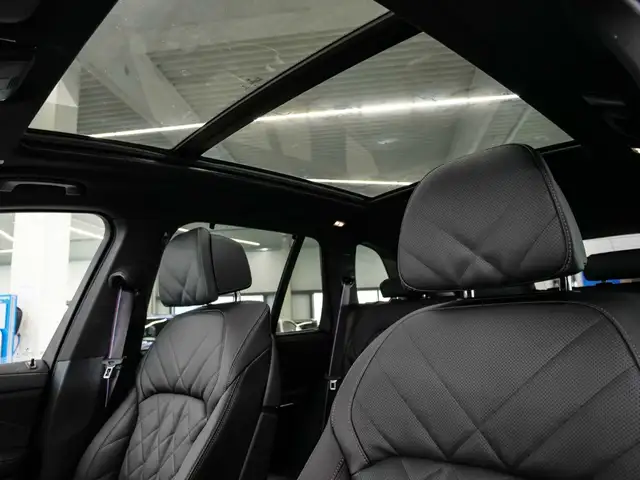 BMW X5 view 9