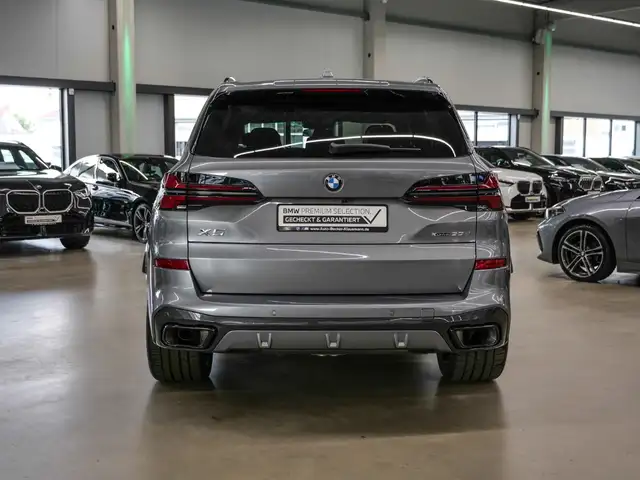 BMW X5 view 5