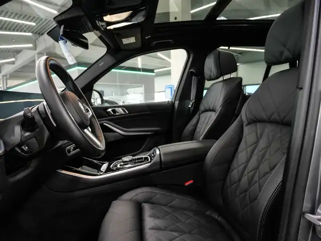 BMW X5 view 8