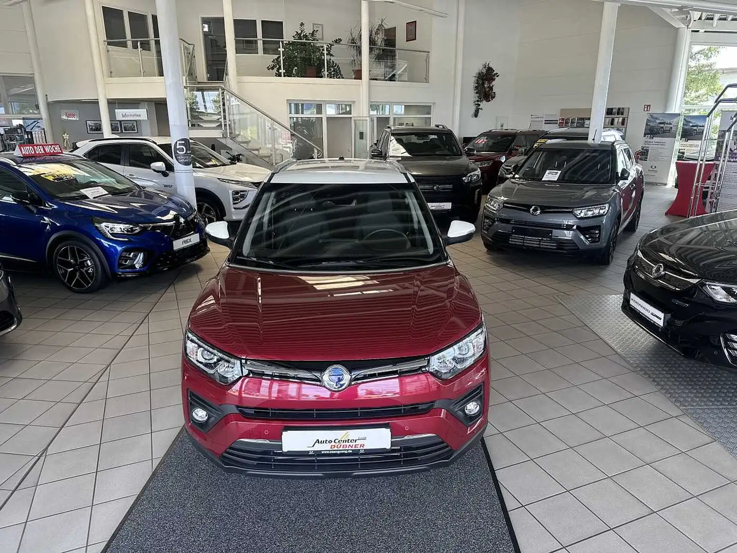 SsangYong Tivoli TIVOLI Fizz 1.5 , 6MT Rot - 2