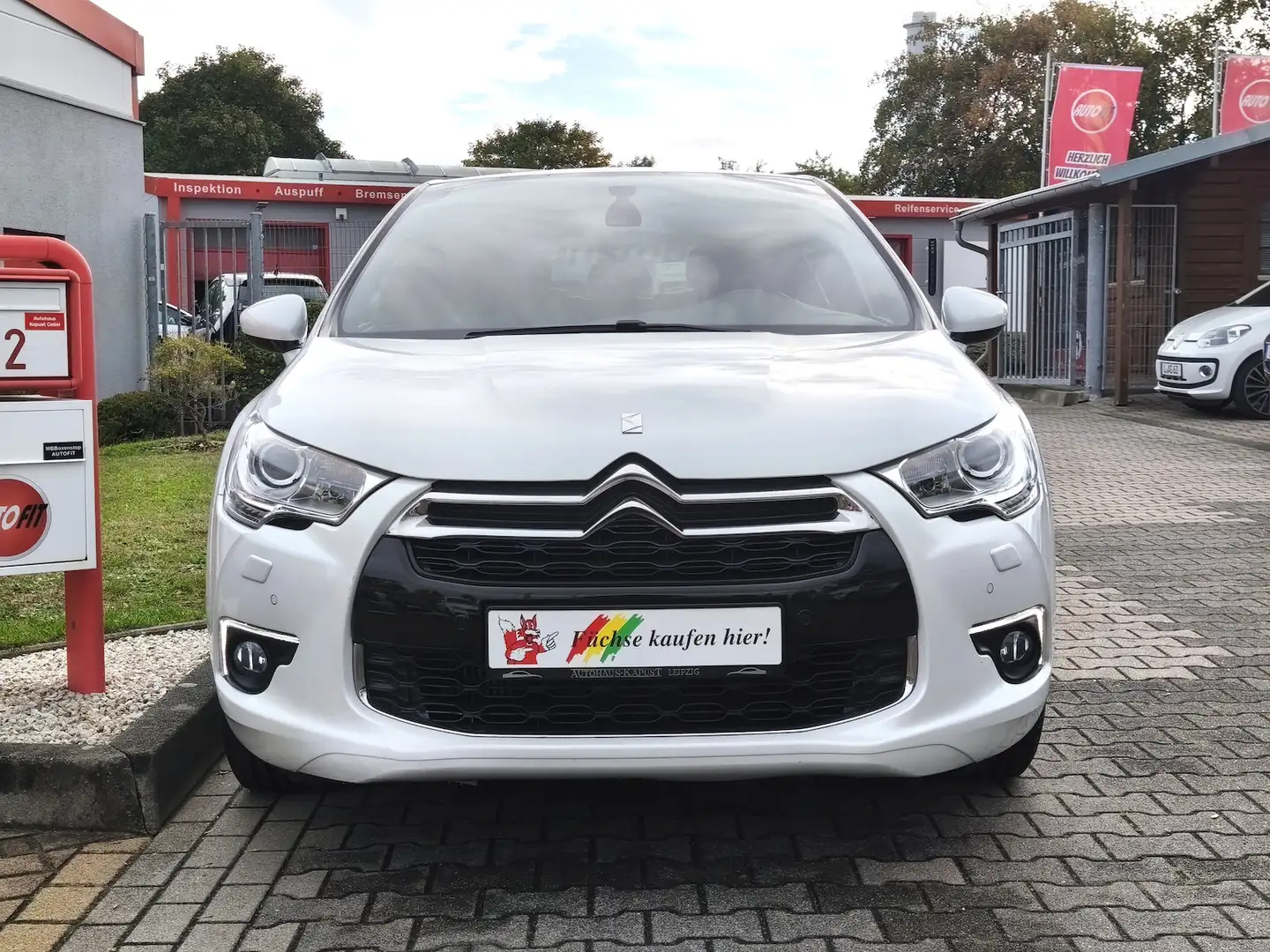 Citroen DS4 1.6 HDi /BiXenon/Totwinkel/Navi/Temp/Massage Weiß - 2