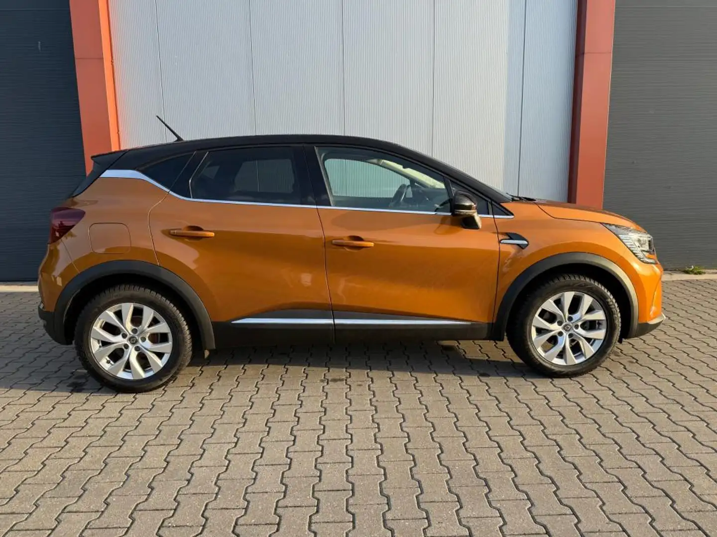 Renault Captur 1.0 TCe 100 Intens Oranje - 2