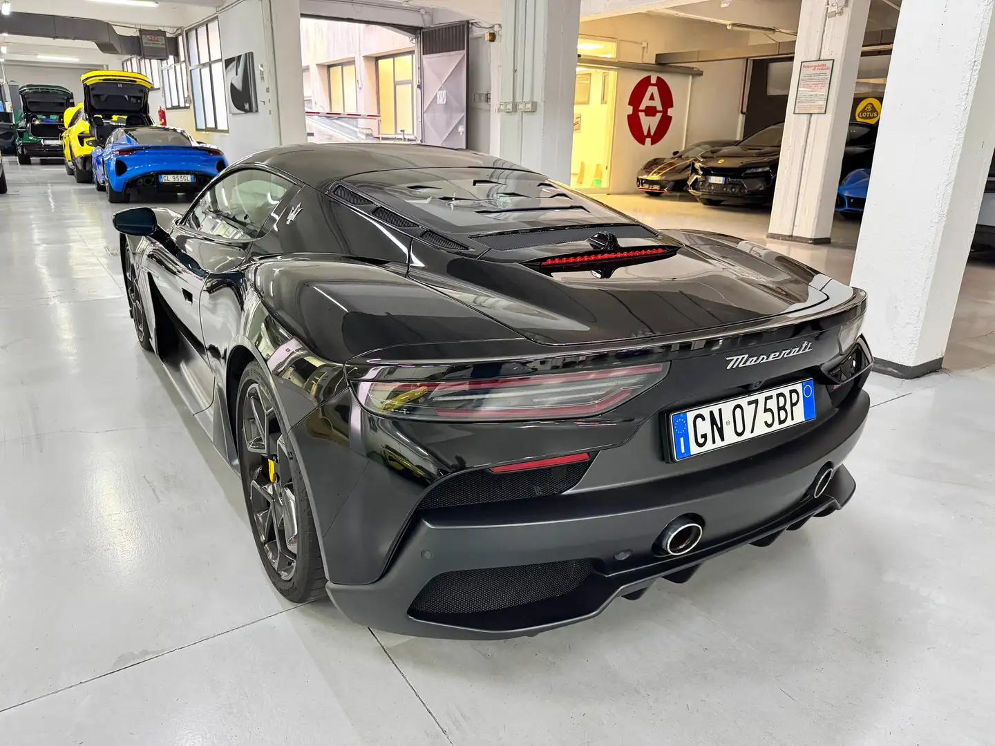 Maserati MC20 Negro - 2