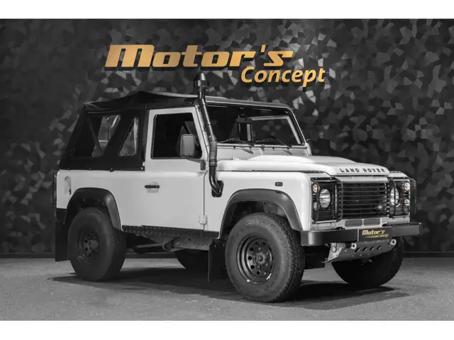Land Rover Defender view 6