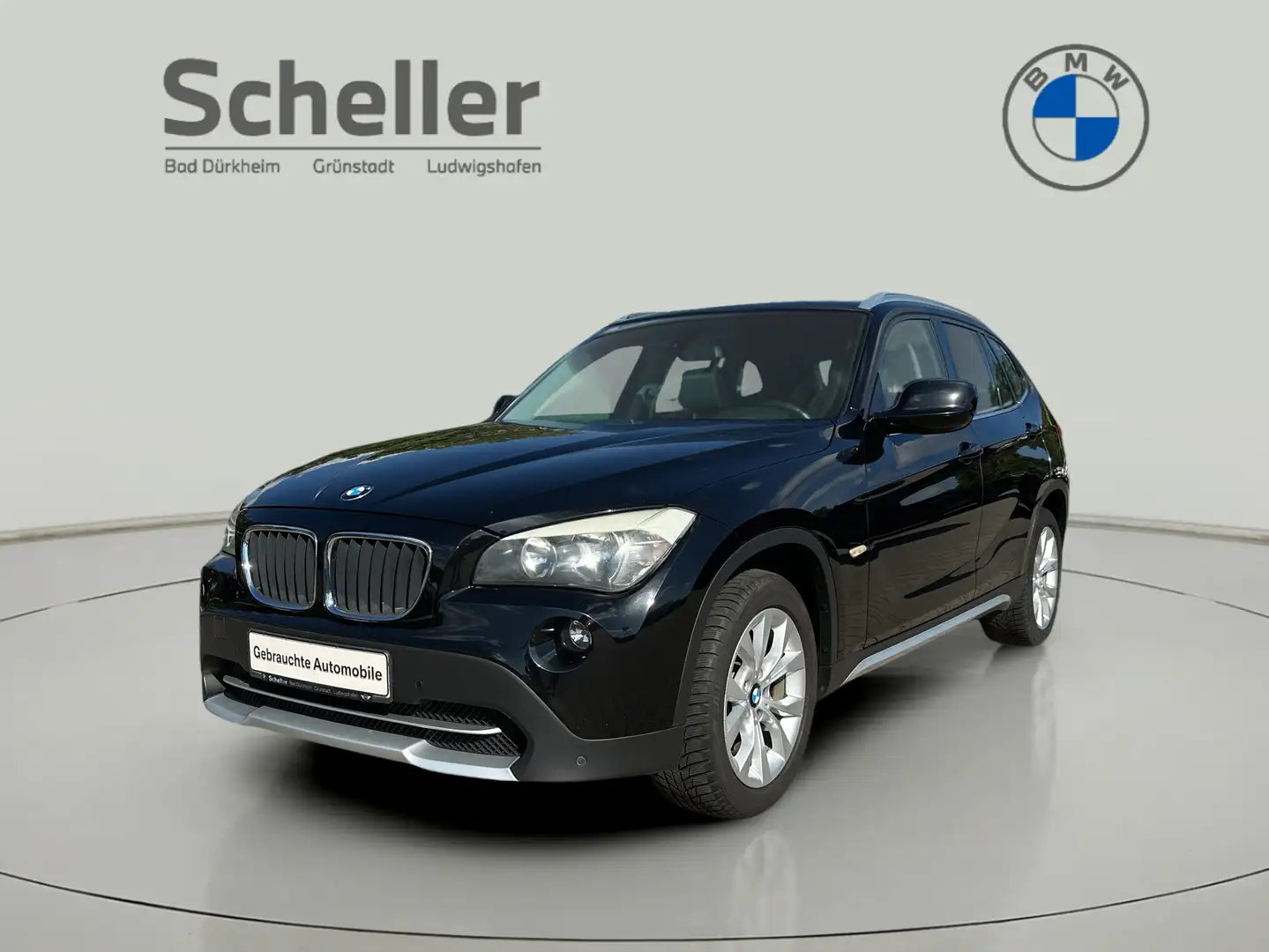 BMW X1 xDrive20i Händerfahrzeug Noir - 1