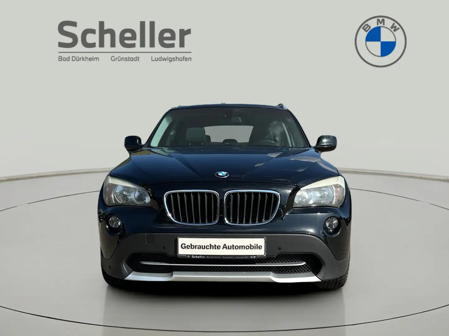 BMW X1 xDrive20i Händerfahrzeug Noir - 2