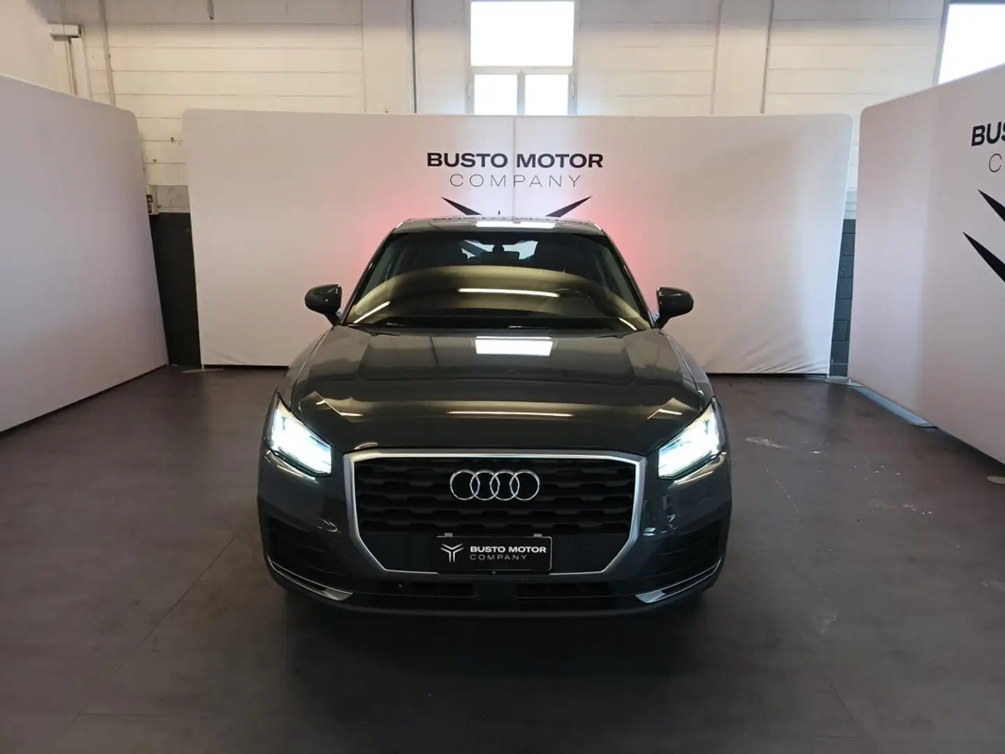 Audi Q2 1.4 TFSI 150CV Business Grau - 2