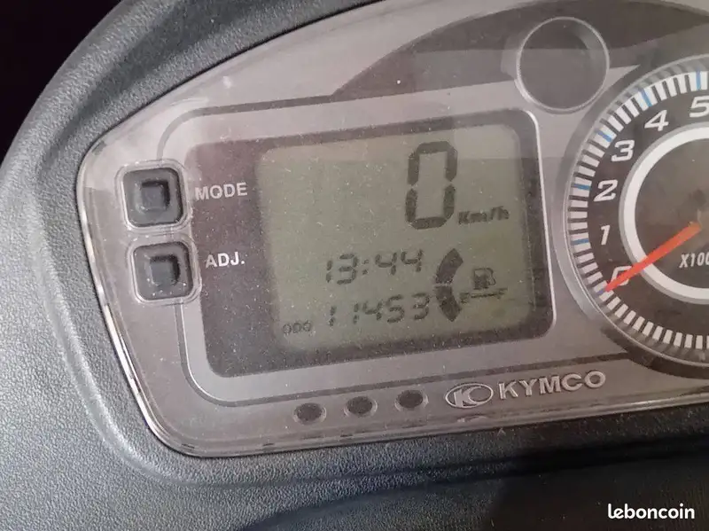 Kymco GRAND DINK 300 - foto 3