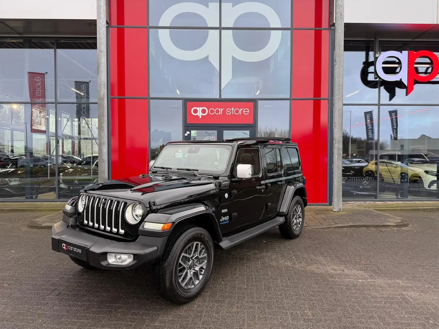 Jeep Wrangler Unlimited 4xe 380 Sahara 2.0 4xe Plug-in Hybrid Sa Noir - 1
