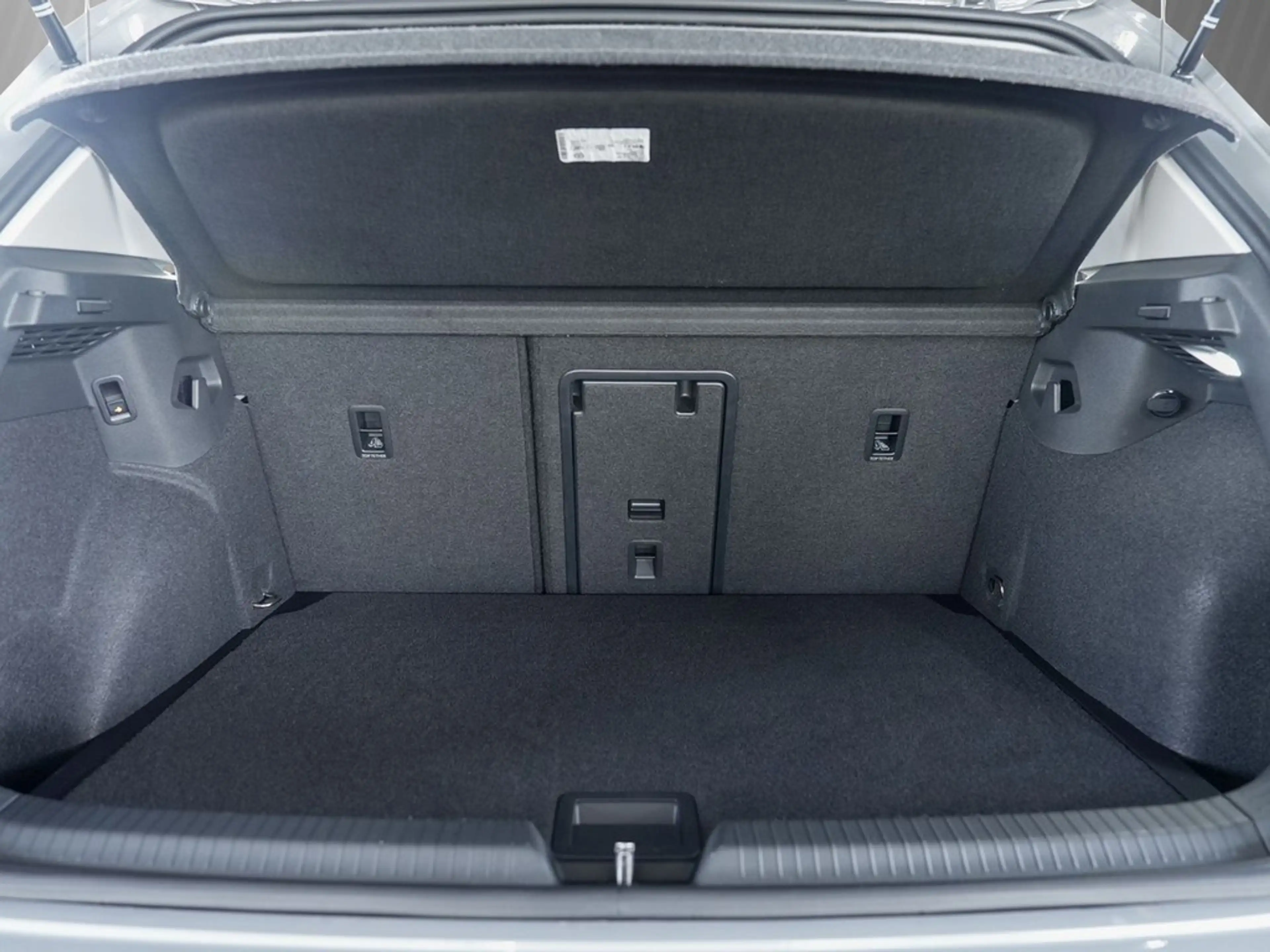 Volkswagen Golf VIII 1,5 TSI Life,AHK,Stand/Lenkrad/Sitzheizung... — photo 6