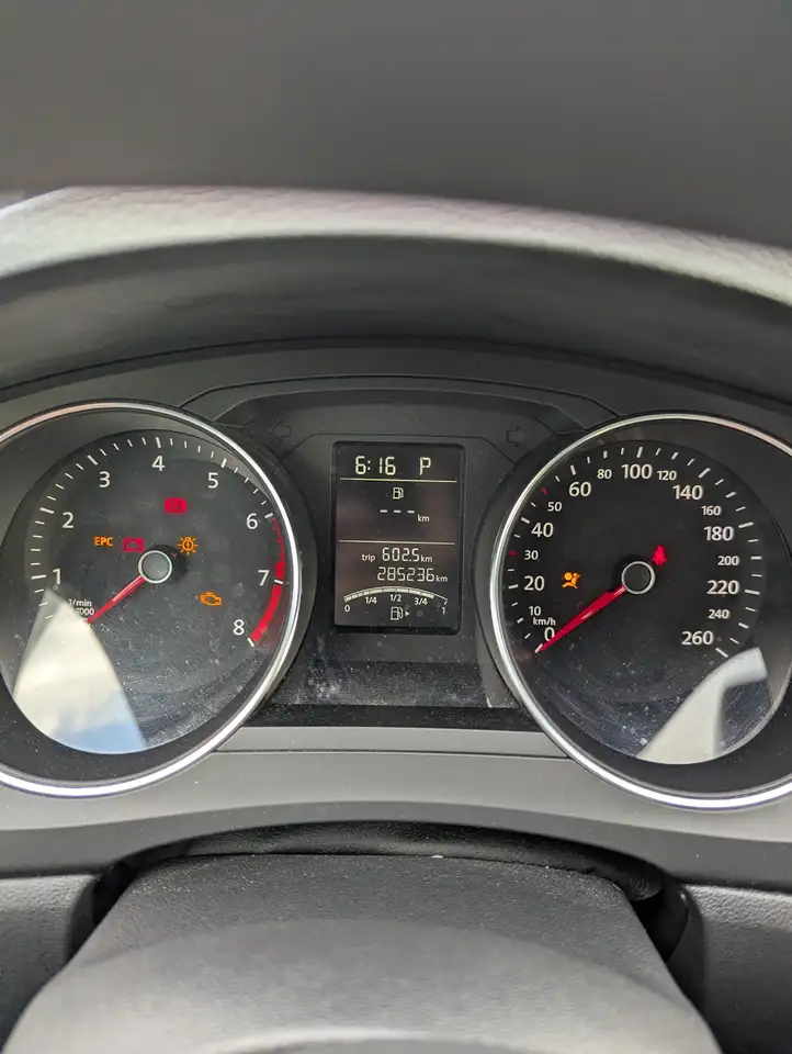 Volkswagen Jetta снимка Volkswagen Jetta