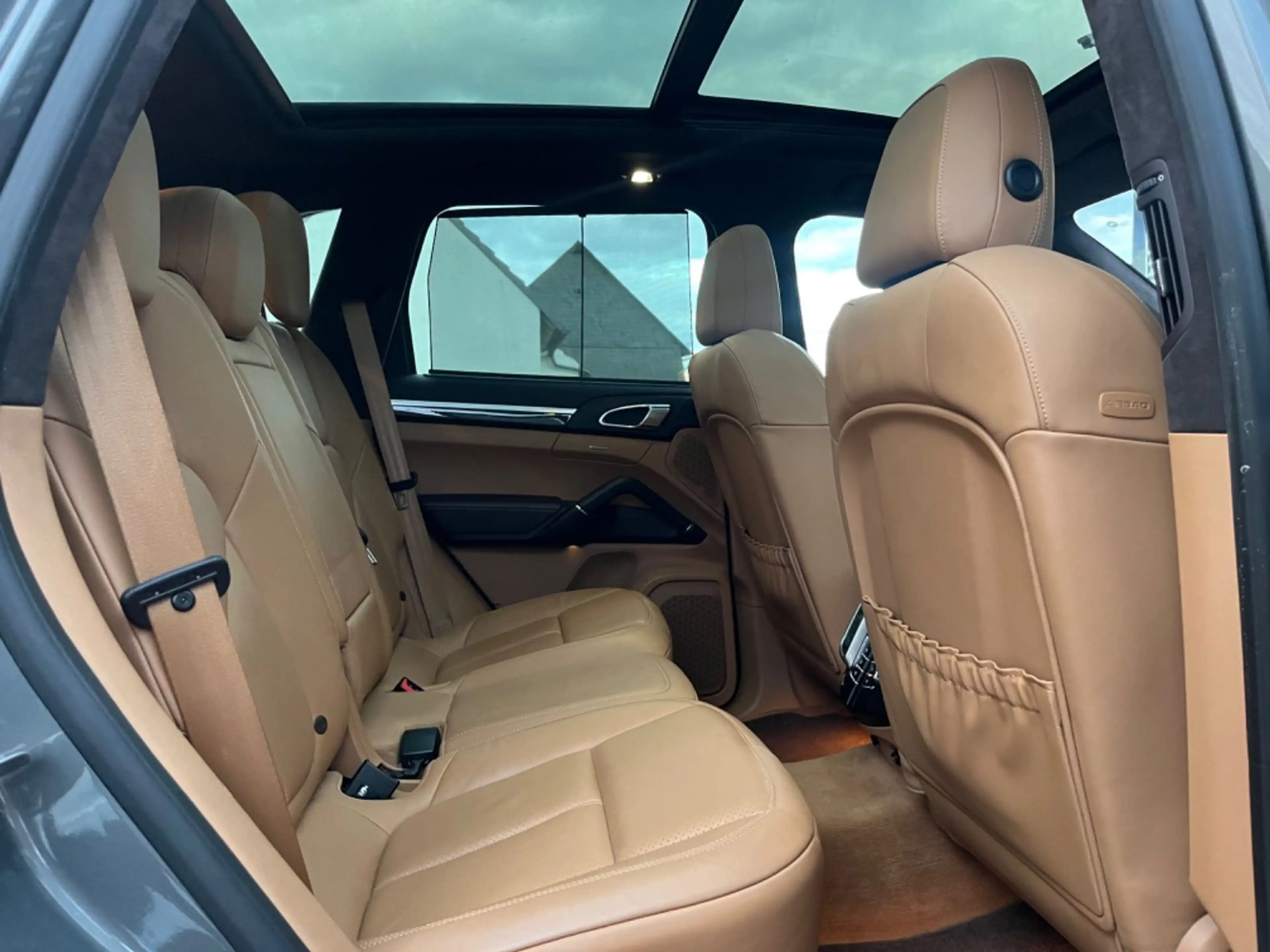 Porsche Cayenne Sport-Design*CHRONO*AHK*PANO*1.HAND*VOLL — photo 9
