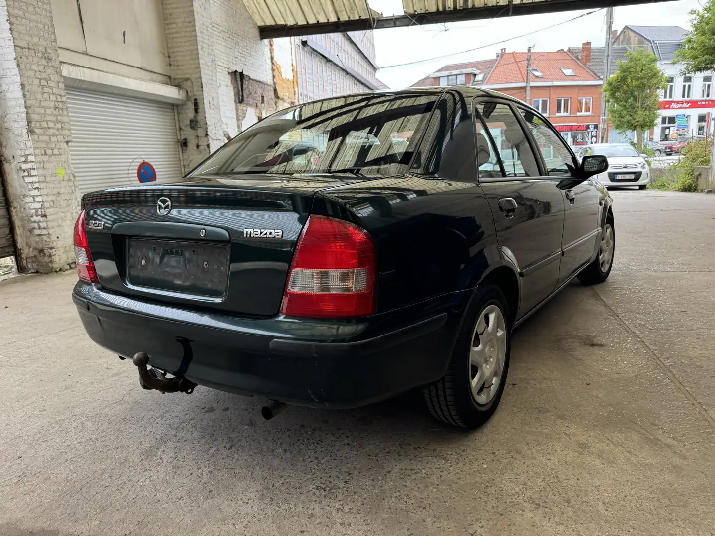 Mazda 323 1.5i 16v TSi Automatic AIRCO PERFECT EXPORT Vert - 2