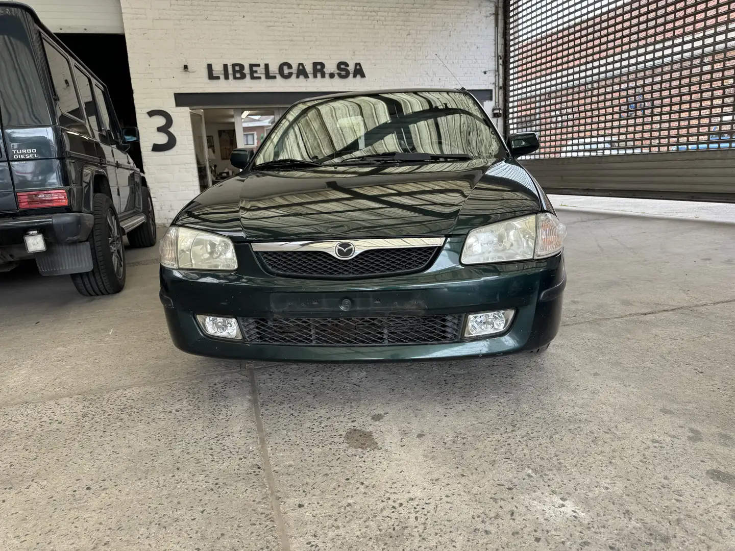 Mazda 323 1.5i 16v TSi Automatique AIRCO PERFECT EXPORT Verde - 2
