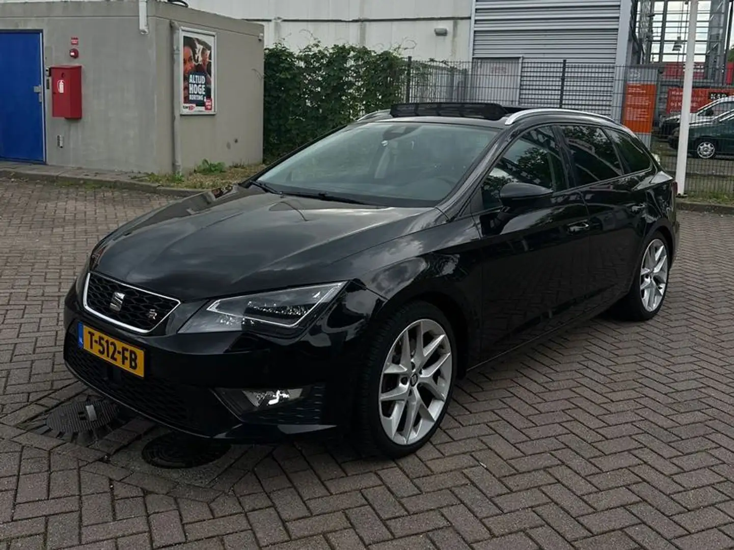 SEAT Leon Leon 2.0 TDI FR Dynamic Zwart - 1