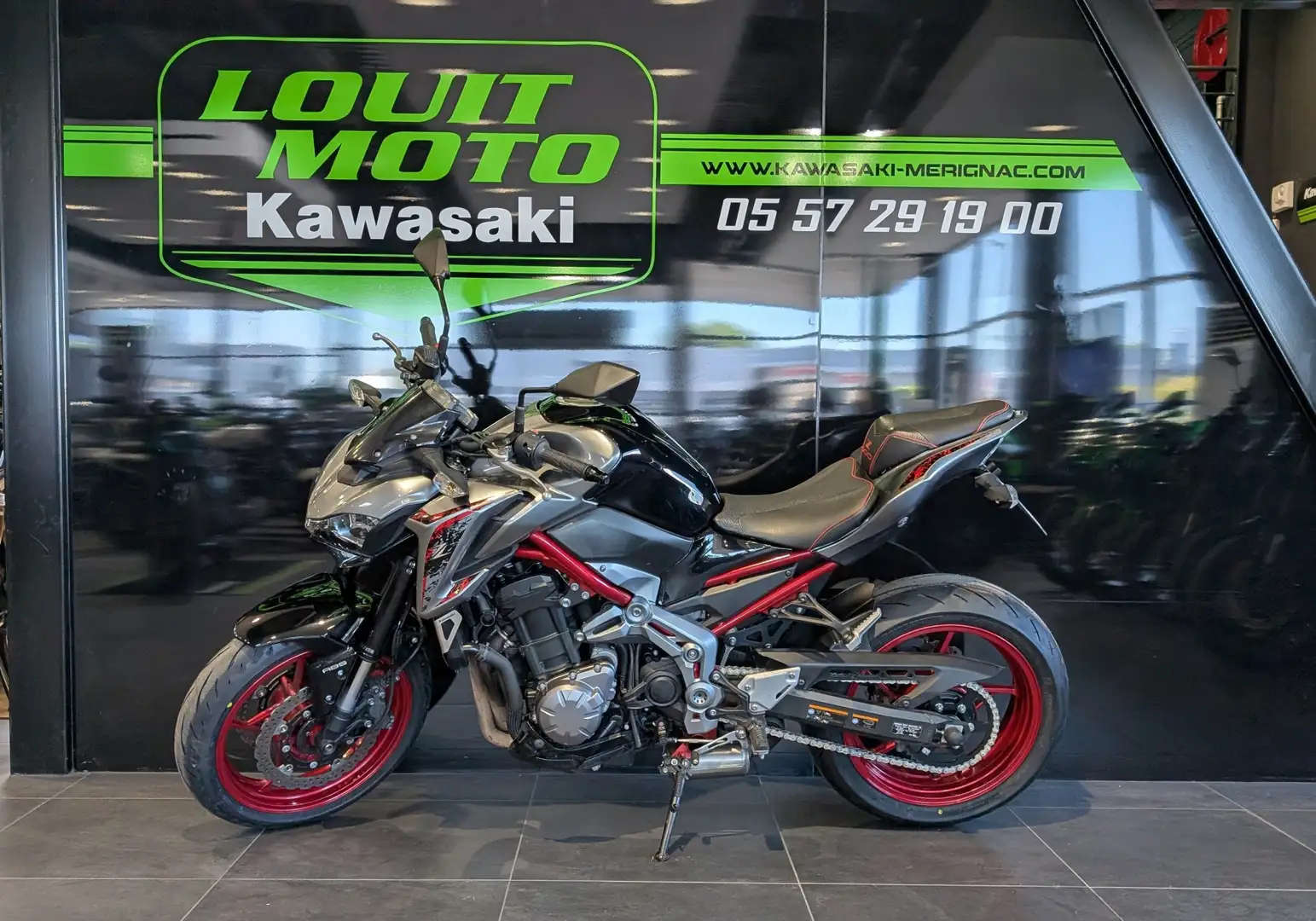 Kawasaki Z 900 Gris - 2
