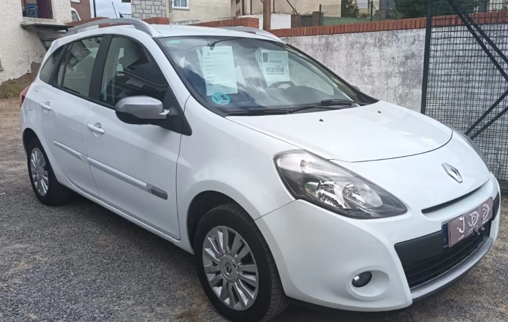 Renault Clio Grand Tour 1.2 TCE Evolution Blanco - 1
