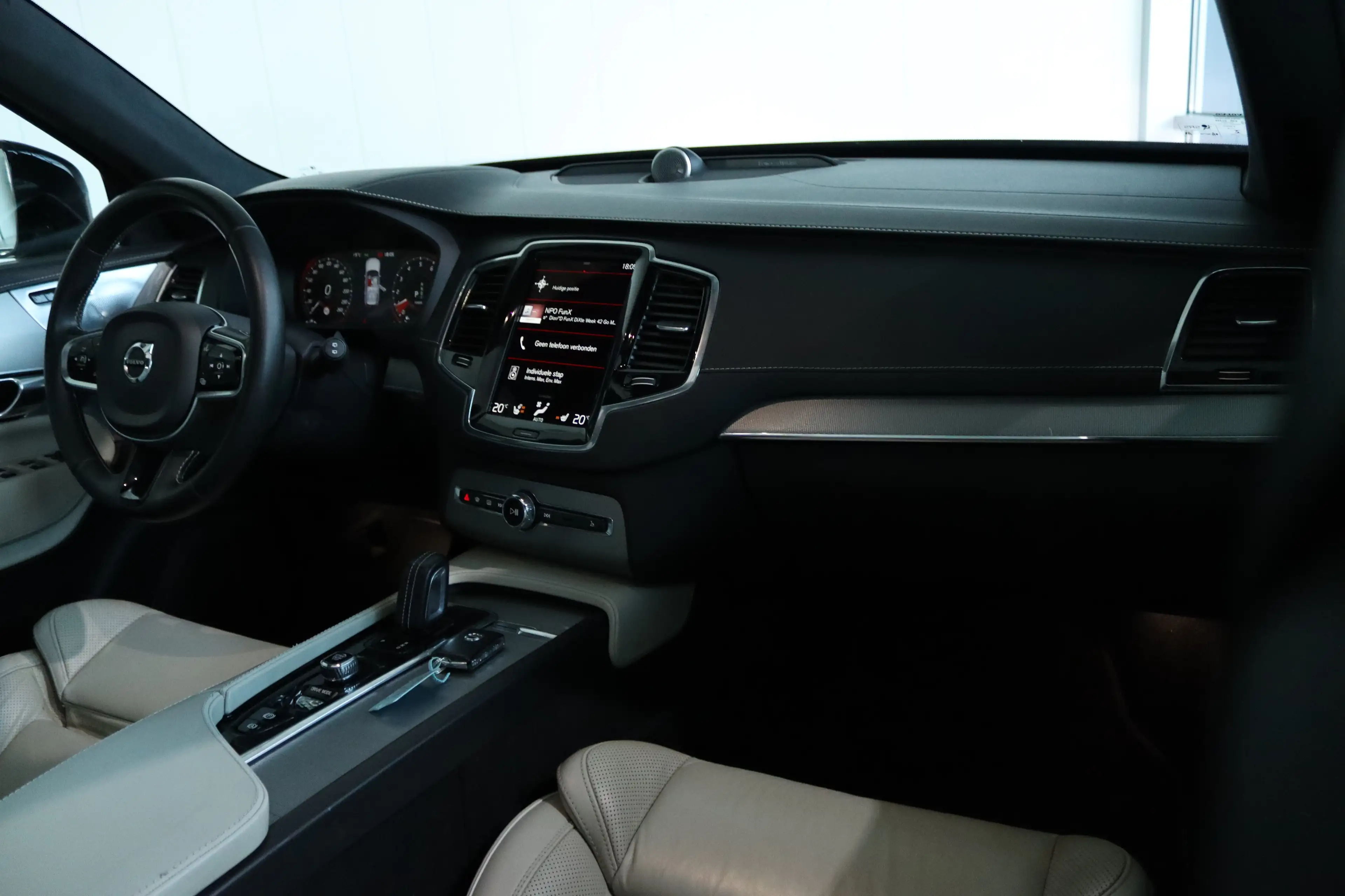Volvo XC90 2.0 T8 Recharge AWD R-Design ''OP AFSPRAAK'' | SoH — photo 4