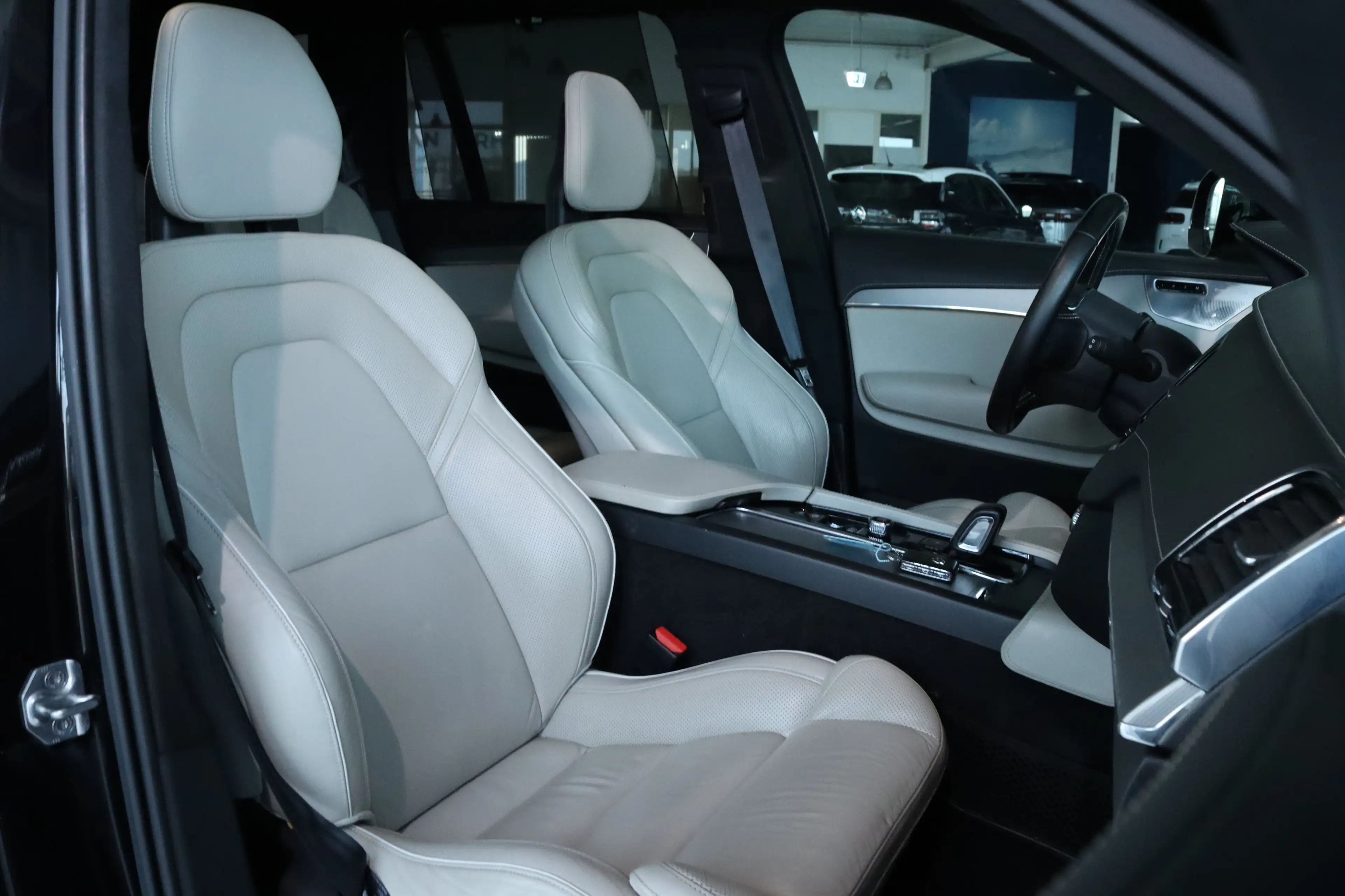 Volvo XC90 2.0 T8 Recharge AWD R-Design ''OP AFSPRAAK'' | SoH — photo 3