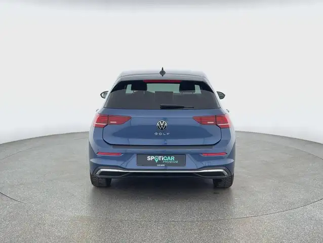 Volkswagen Golf view 4