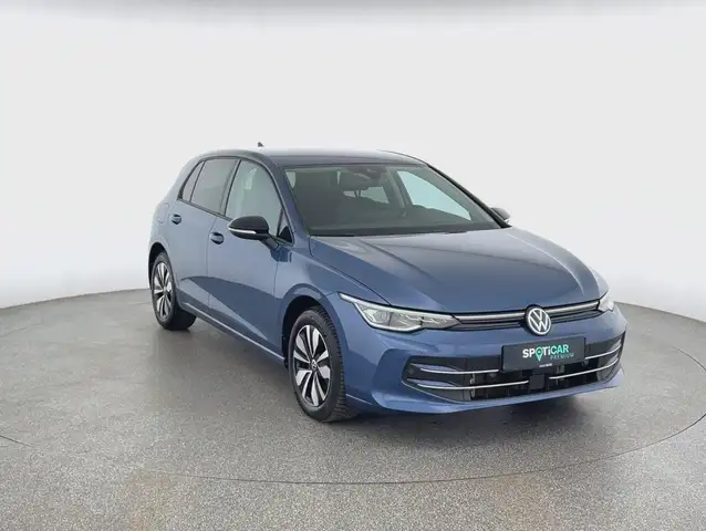 Volkswagen Golf view 3