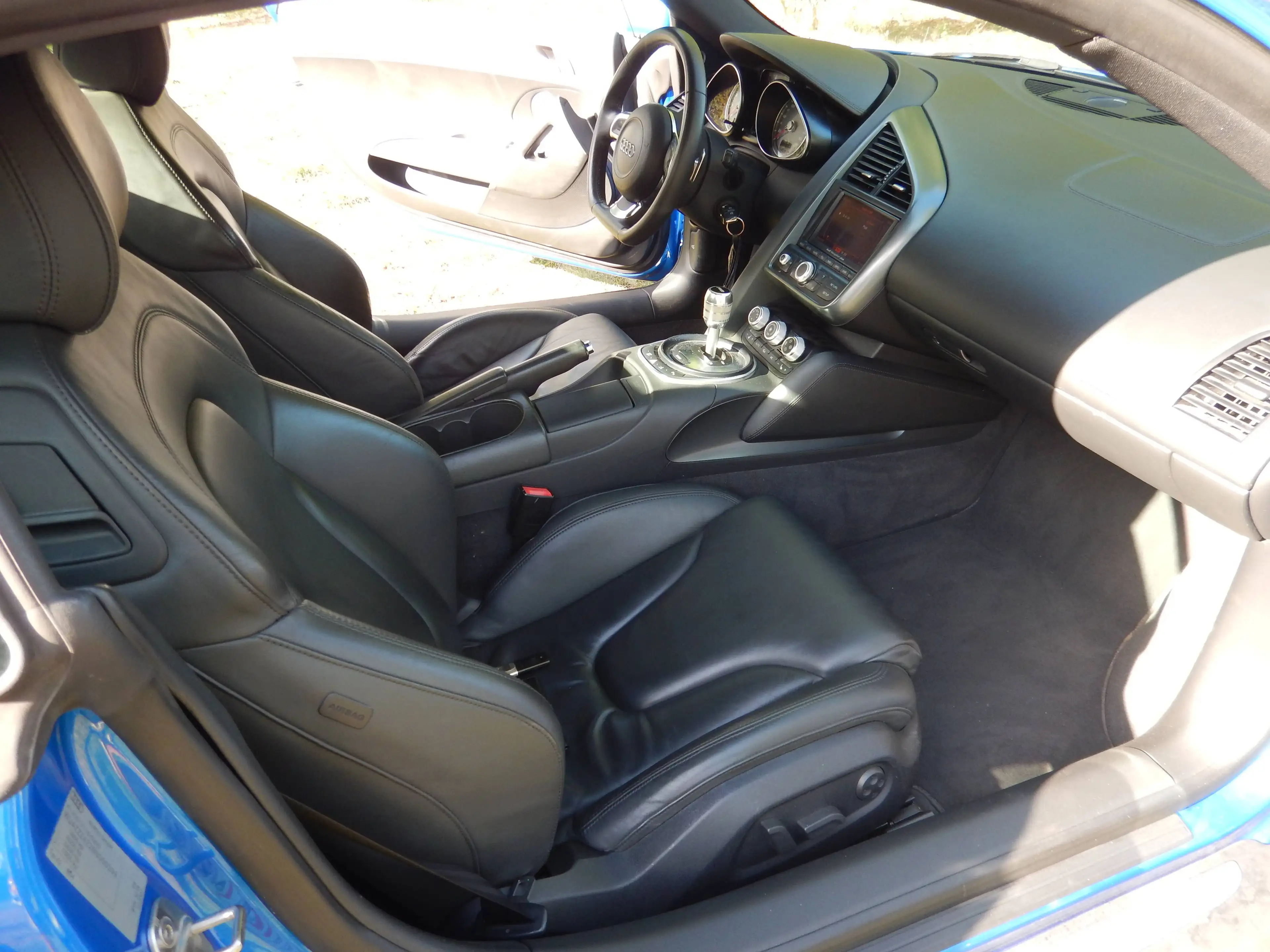 Audi R8 R8 4.2 FSI quattro R tronic — photo 8